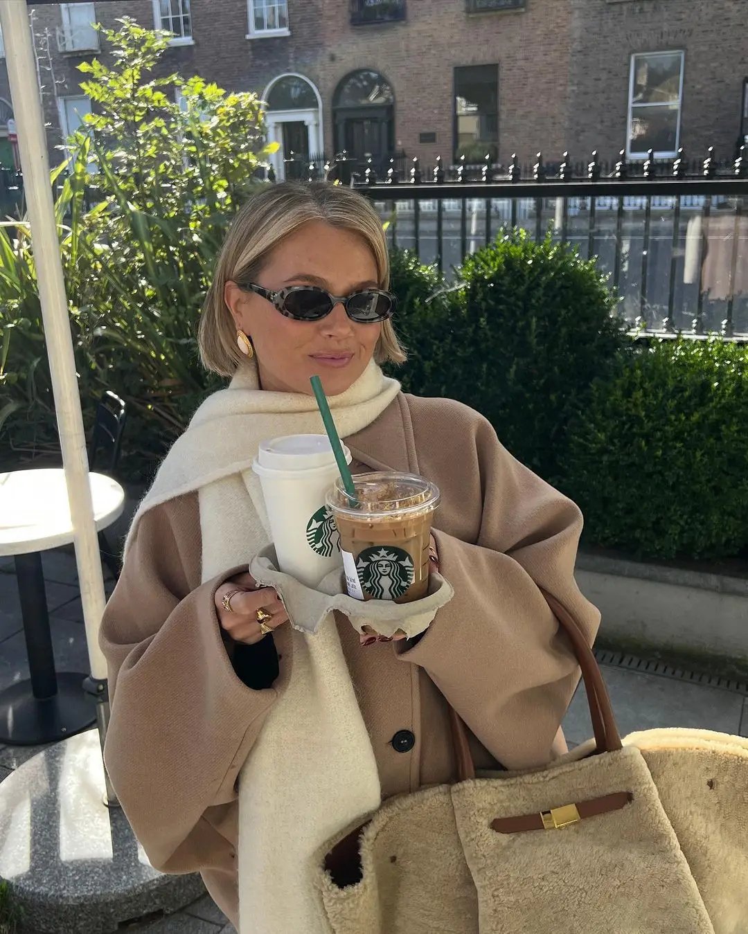 Jazzy ruimvallende wollen jas